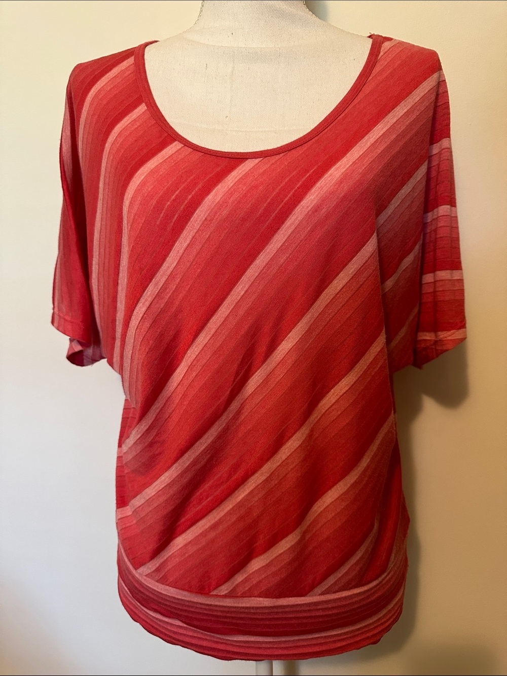 Women's Coral  Striped Scoop Neck Top Large Maurices
